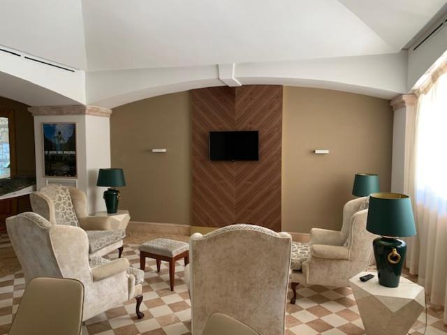 Отель Relais La Fattoria Мельфи Экстерьер фото